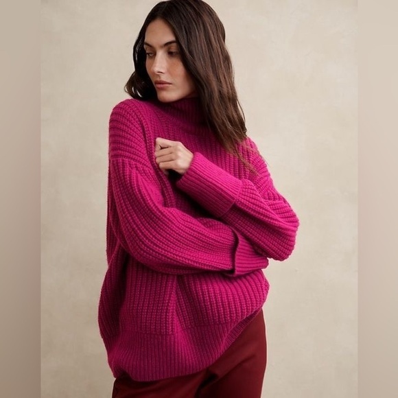 NWT! Banana Republic Camu Berry Red Aziza Wool Blend Sweater - Multiple - Picture 1 of 1